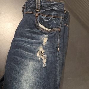 Refuge Distressed Jeans